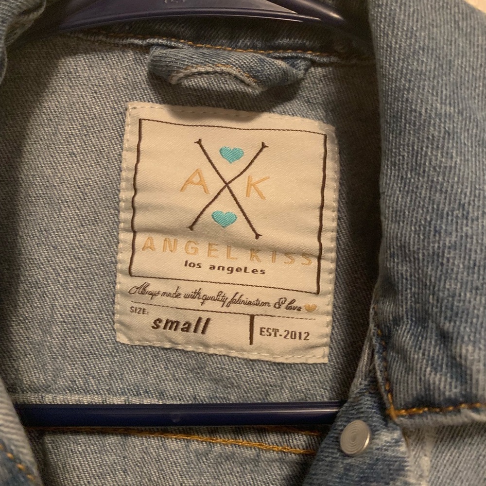 Distressed jean jacket - Picture 3 of 3